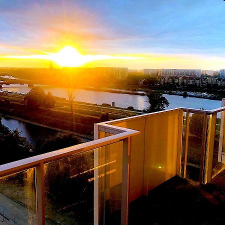Apartament Z Tarasem I Widokiem Na Odre Wroclaw Dış mekan fotoğraf