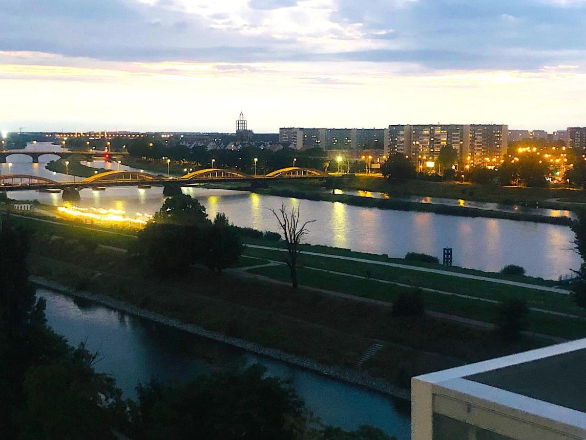Apartament Z Tarasem I Widokiem Na Odre Wroclaw Dış mekan fotoğraf